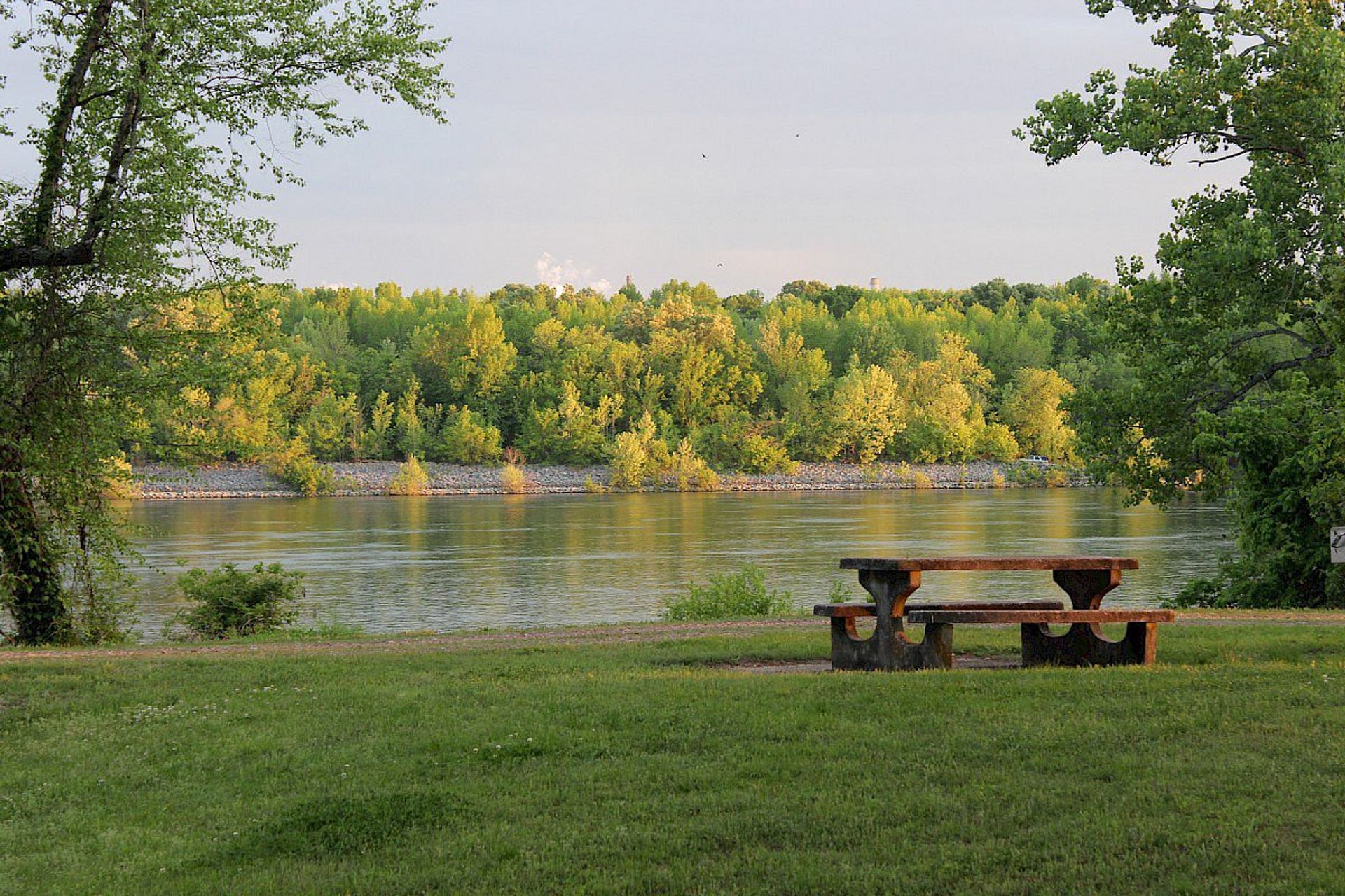 Pickwick Dam Campground, Savannah, Tennessee