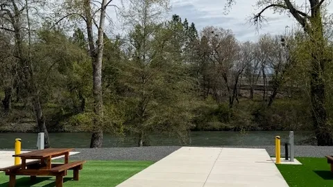 Premium Riverfront Back-In Site — image 2 of 4