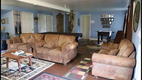 B&B - Family Room — image 24 of 24