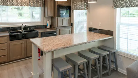 Premium Park Model 1 Bedroom — image 11 of 11