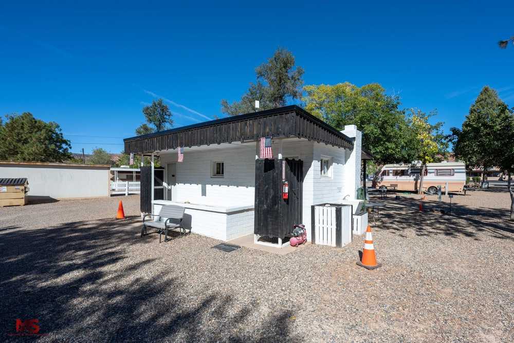 Hitch-N-Post RV Park, Kanab, Utah - Photo 2