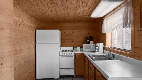 Cottonwood Cottage — image 2 of 8