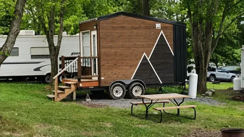 Deluxe Tiny Home — image 1 of 1