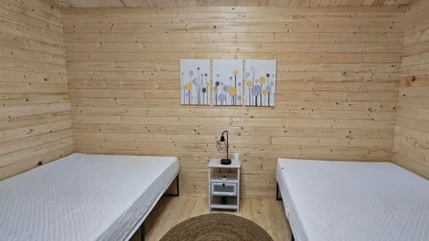 Cabin — image 6 of 6