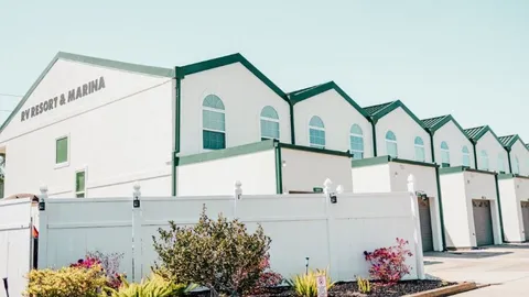 Townhomes — image 1 of 2