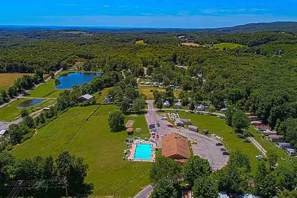 Sun Retreats Pleasant Acres Farm – photo 1