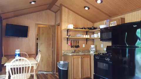 Deluxe Cabin - Premium Location — image 2 of 7