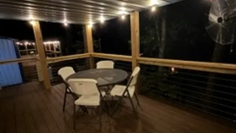 Cabin 22 — image 2 of 8