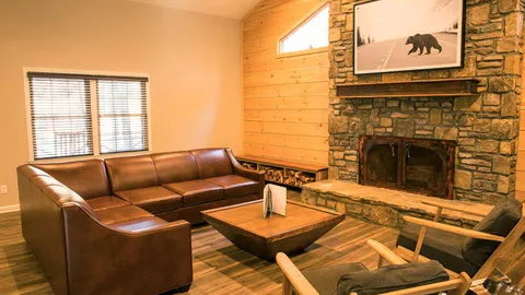 Luckadoo Lodge — image 2 of 15