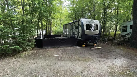 Water and Electric Pull-Thru RV — image 3 of 3