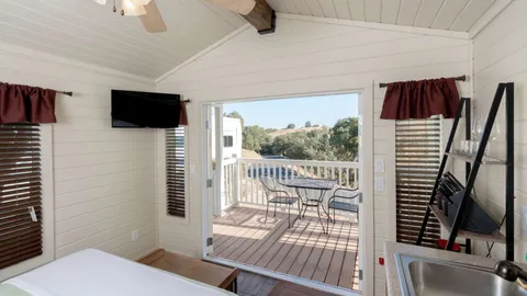 Premium Chalet — image 2 of 8