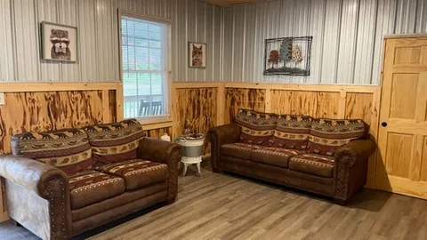 Emperor Suite — image 2 of 5