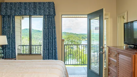 Suite — image 7 of 7
