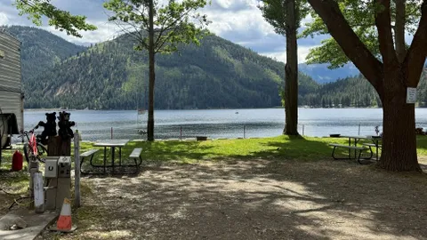 1st Level 30 Amp Deluxe Waterfront RV Site — image 1 of 19