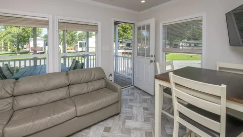 Deluxe Cottage — image 12 of 12