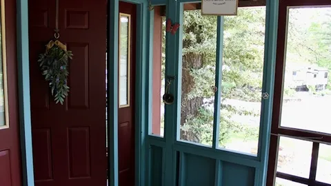 Aunt Bee's Cottage — image 2 of 10