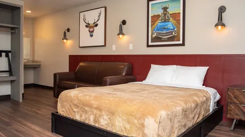 Lodge Room — image 2 of 7