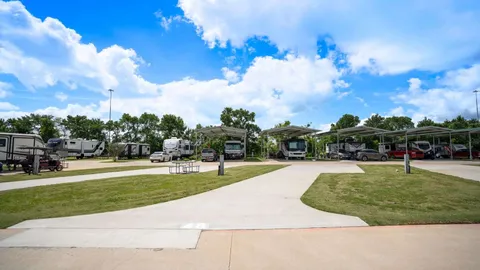Pull-Through Super RV Site — image 1 of 4