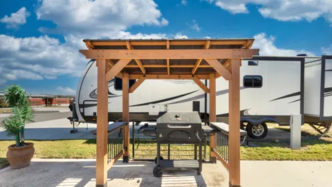Tiny Home 131 - Texas Longhorn — image 2 of 23