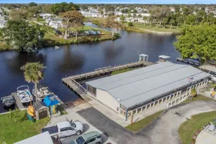 Zachary Taylor Waterfront RV Resort – photo 2