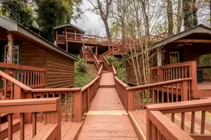 Copper John's Resort – photo 2