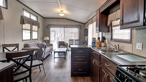 Lakeview Rental Cottage 2 Bedroom — image 12 of 12