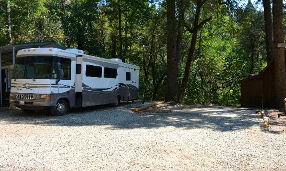 Partial Hookup w/optional blackwater dump. 30 Amp RV Site