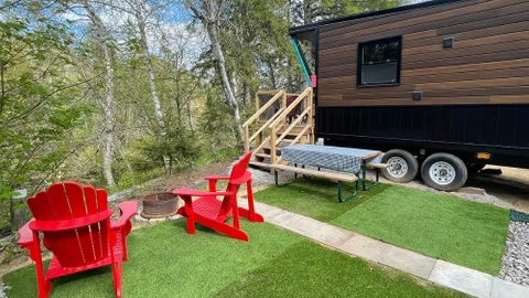 Tiny Home Cottage - The Bear Den — image 2 of 7