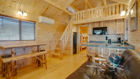 Cabin — image 2 of 10
