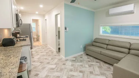 Premier Cottage — image 2 of 14