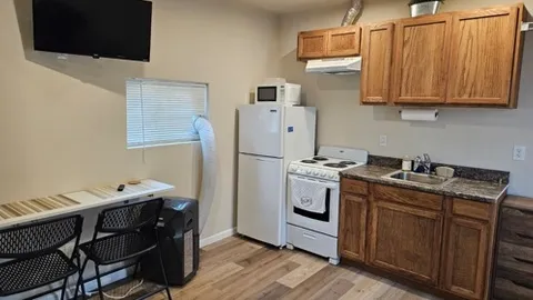 Studio Apt Rentals — image 13 of 13