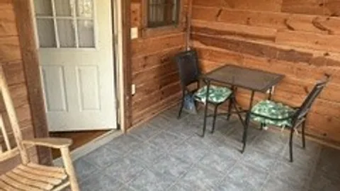 Small Cabin with Large Deck — image 5 of 5