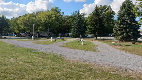 Full Hookup RV Site (Pull-through) — image 4 of 4