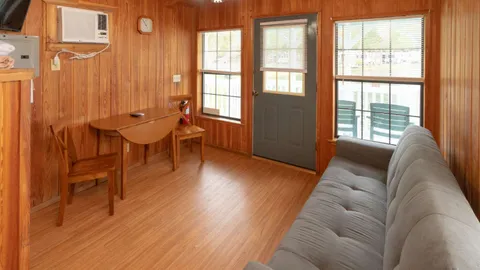 Cabin Rental Studio - Max 2 Guests — image 7 of 7
