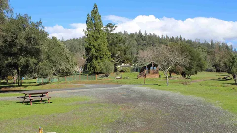 30/50 Amp Premium View RV Site — image 7 of 7