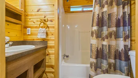 Cindy Bear™ Cabin — image 2 of 7