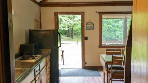 C02 Grouse House — image 2 of 14