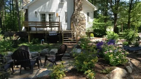 Bear Den Cabin — image 1 of 6