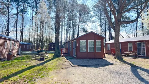 Deluxe Two Bedroom Cottage-4 max — image 1 of 1