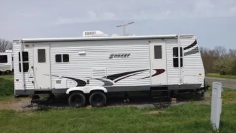 Hornet RV Rental — image 1 of 9