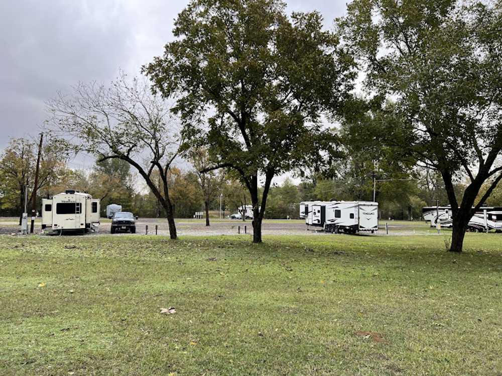 Pecan Place RV Park - Photo 5
