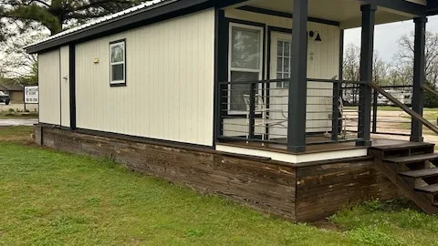 Premium Cabin - White — image 2 of 7
