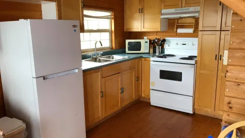 Oceanfront Cottage with Loft — image 5 of 5