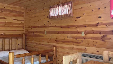 LARGE CABIN WITH A/C — image 2 of 3