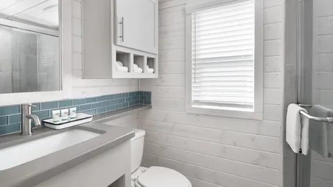 Bayview Cottage - 1 Bedroom with Loft — image 2 of 11