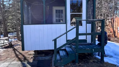 Deluxe Cabin — image 8 of 8