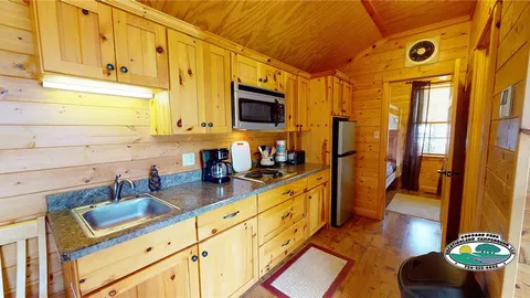Big Bear 2 bedroom cabin — image 2 of 6