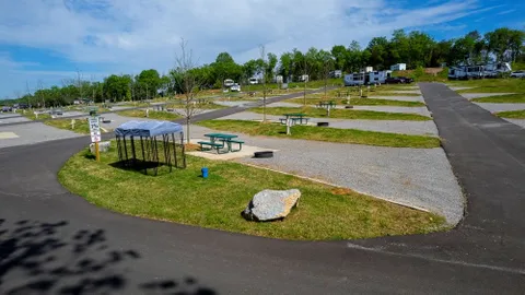 Bark n Roll RV Sites — image 2 of 4