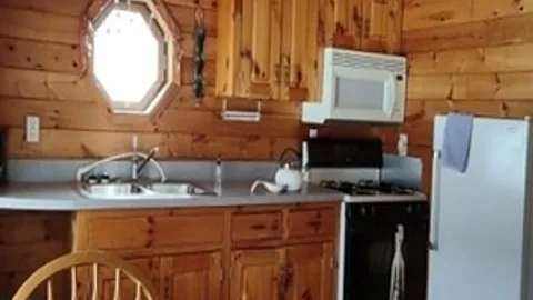 Cottage — image 2 of 8