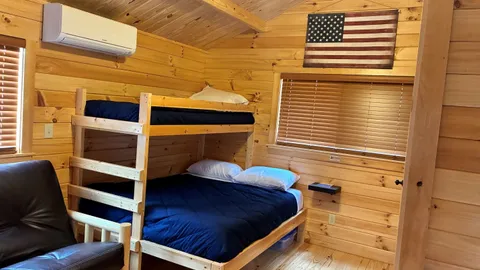 Lakehouse Patriot's Retreat Dormer 3 Rend Lake — image 1 of 10